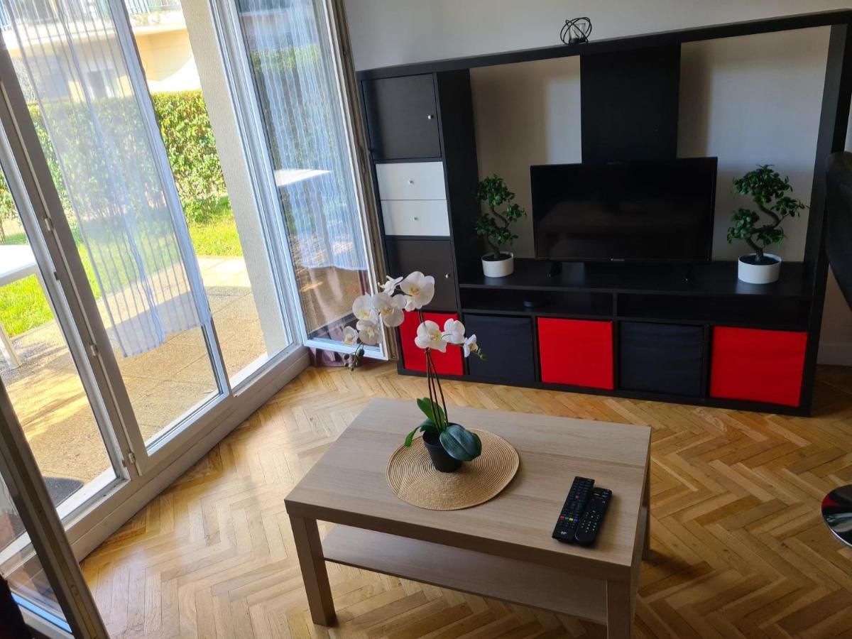 Appartement Avec Rez De Jardin A Disneyland Montevrain Exterior photo