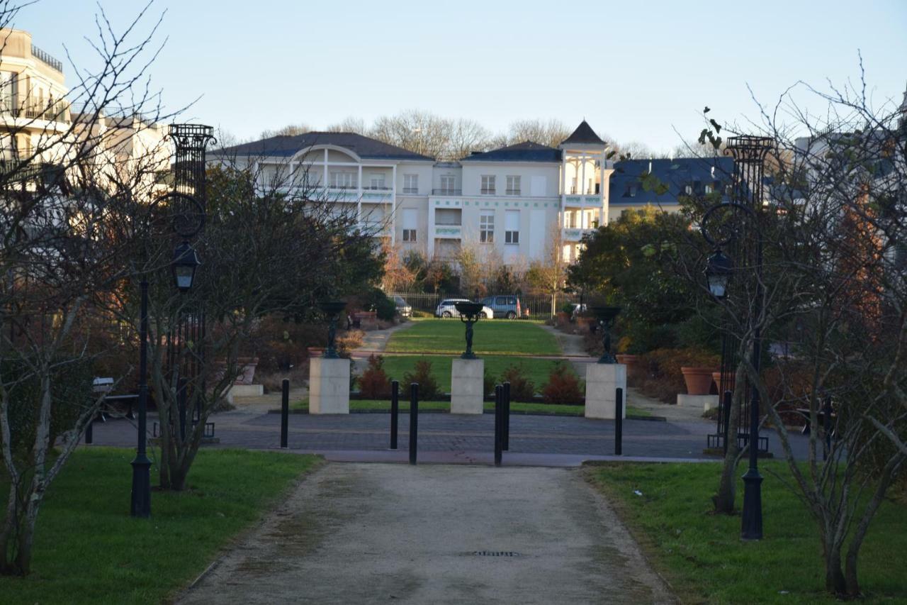 Appartement Avec Rez De Jardin A Disneyland Montevrain Exterior photo