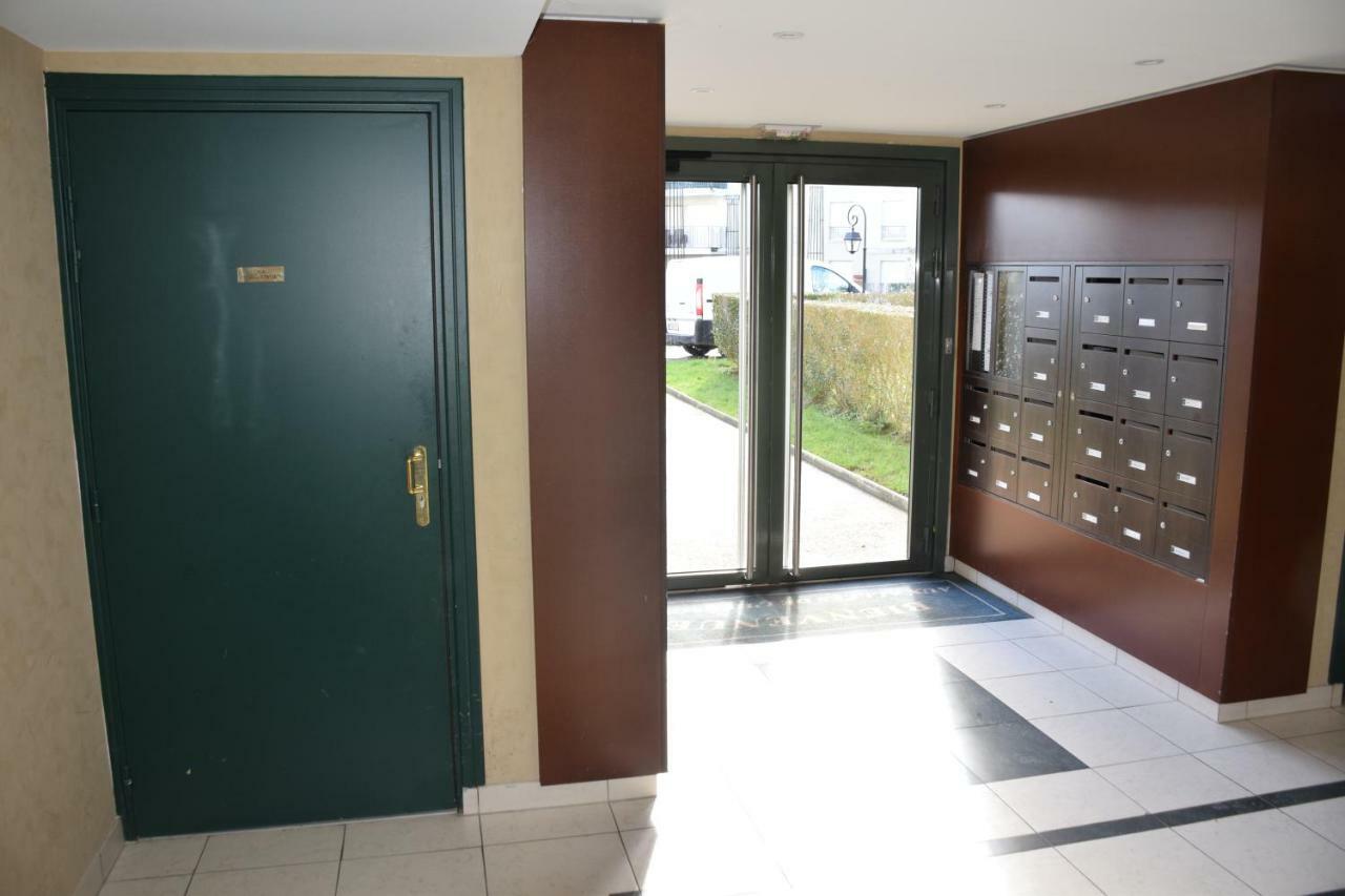 Appartement Avec Rez De Jardin A Disneyland Montevrain Exterior photo