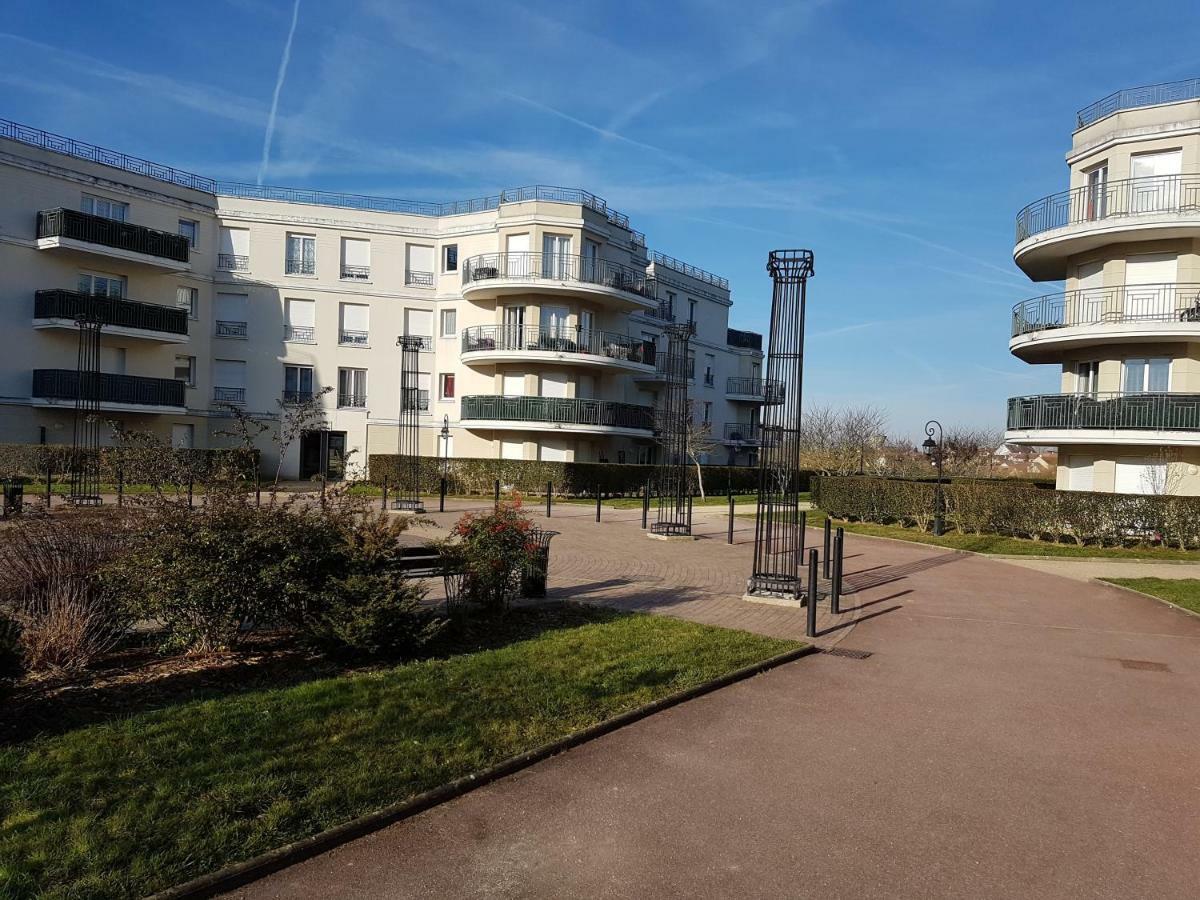 Appartement Avec Rez De Jardin A Disneyland Montevrain Exterior photo